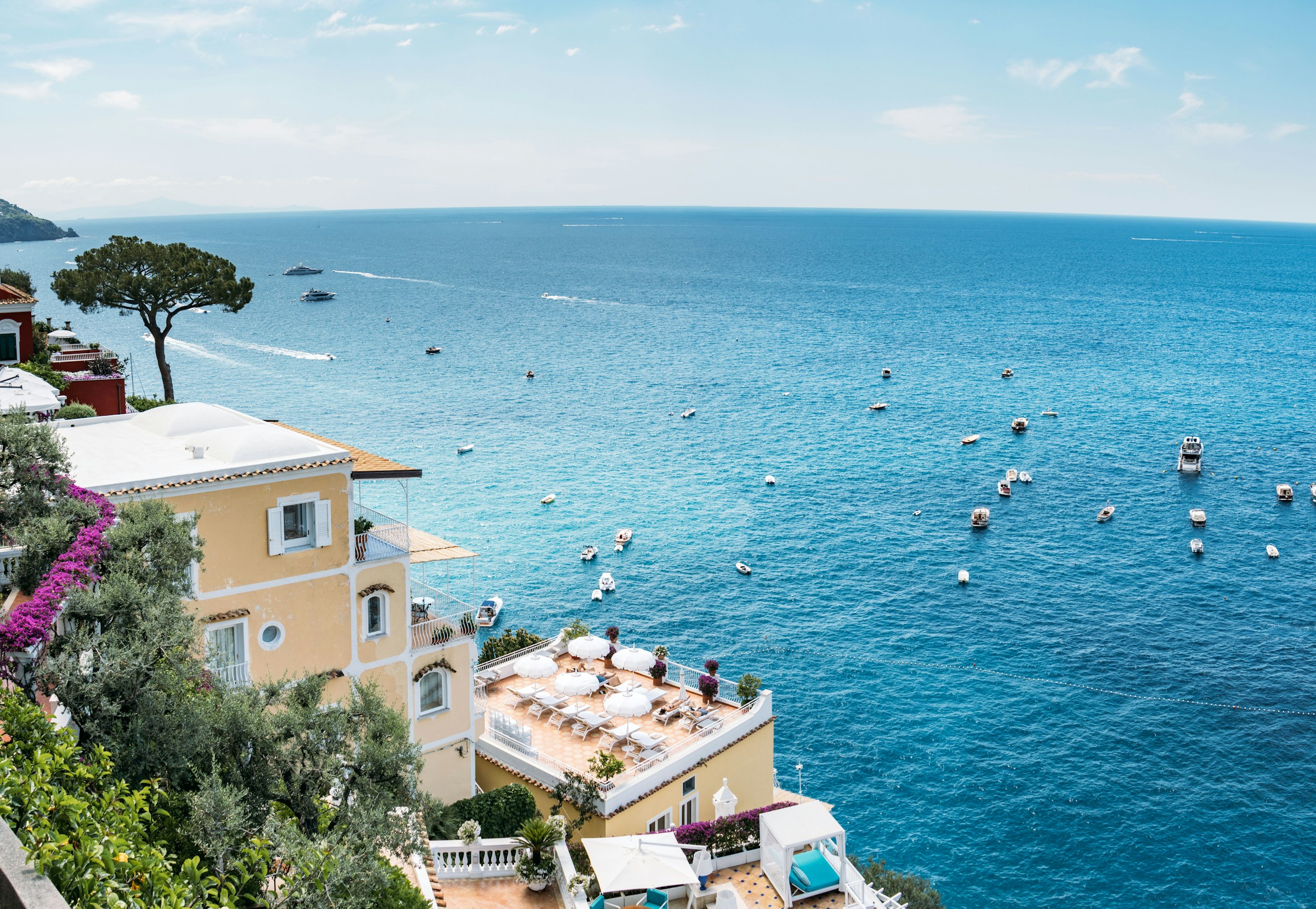 Θέα στο Positano και την ακτή της Amalfi Coast